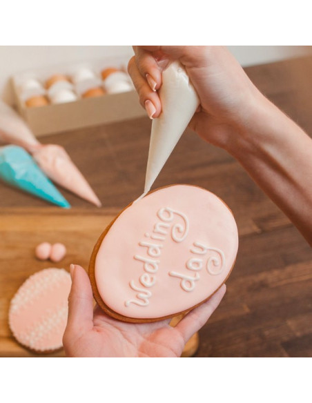 12" High-Grip Clear Disposable Pastry Bag - 100/Roll